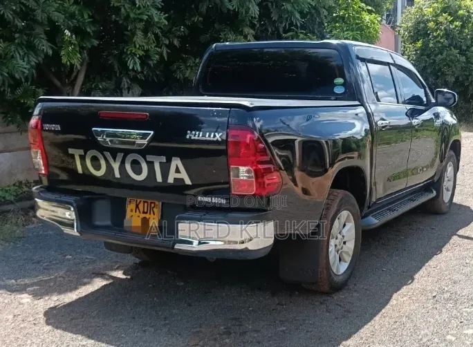 Toyota Hilux 2018 Black