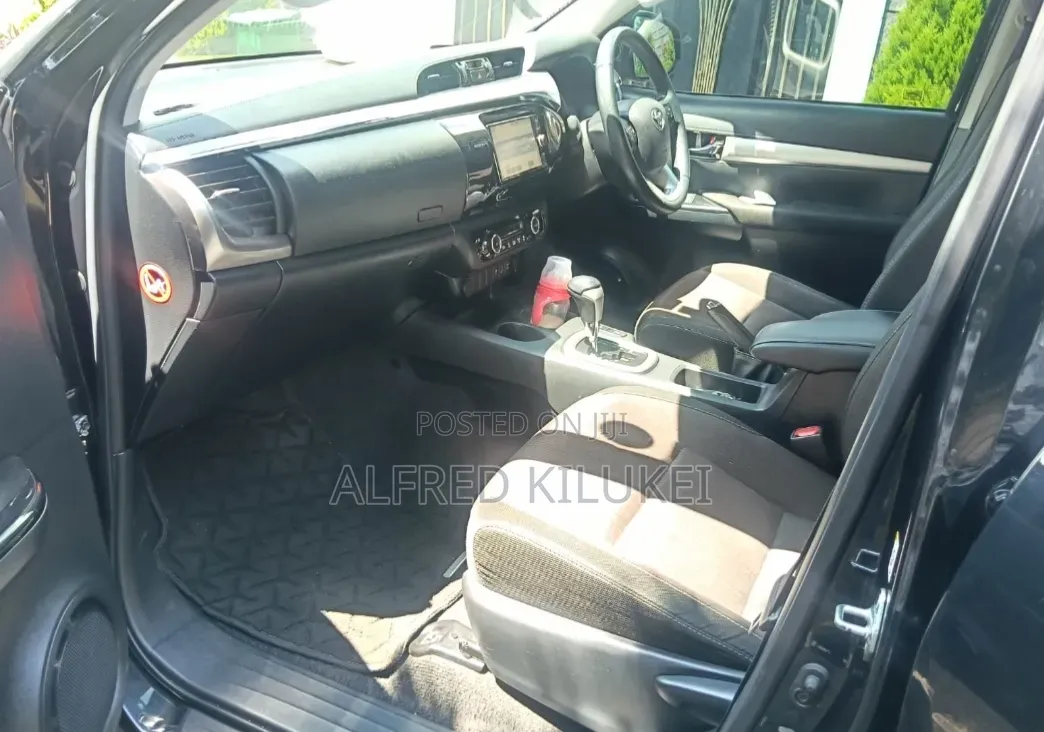 Toyota Hilux 2018 Black
