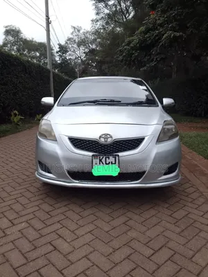 Toyota Belta 2009 Silver