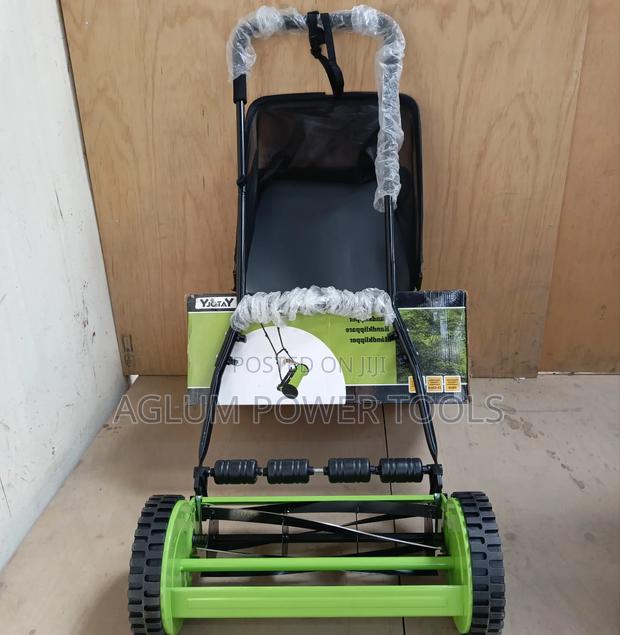 Mmanual Lawnmower Machine - main view