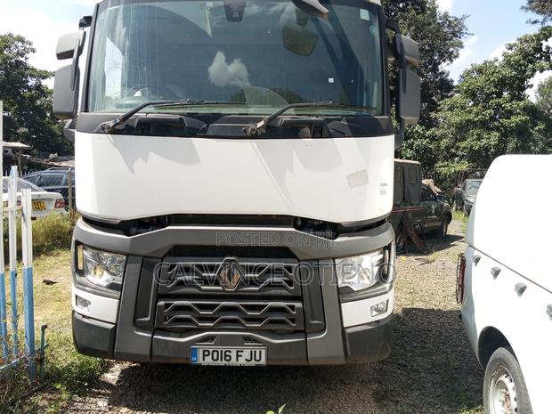 Renault Truck - main view