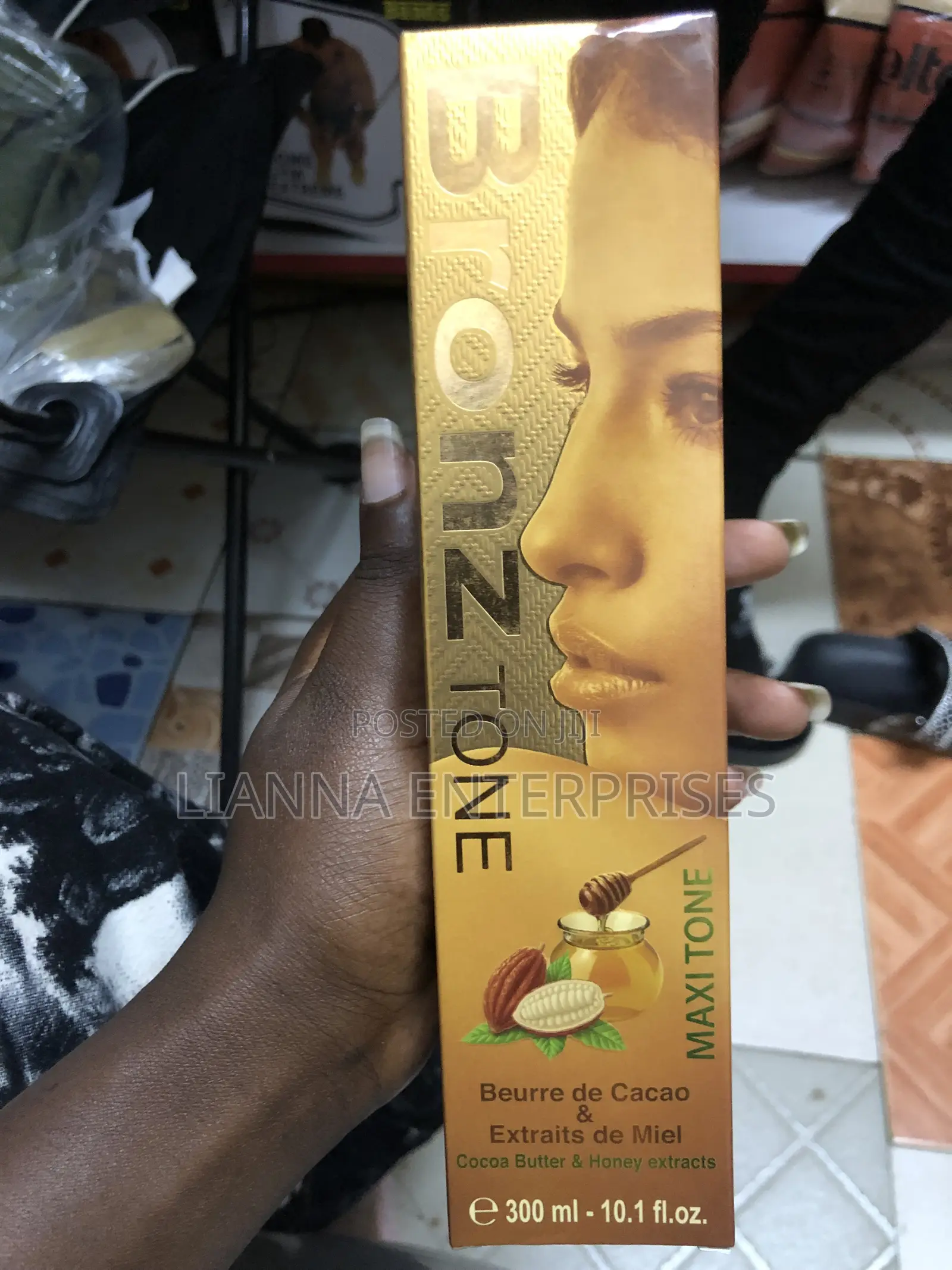 Bronz Tone With Cocoa Butter and Honey Extracts