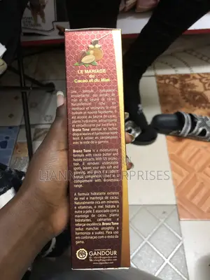 Bronz Tone With Cocoa Butter and Honey Extracts