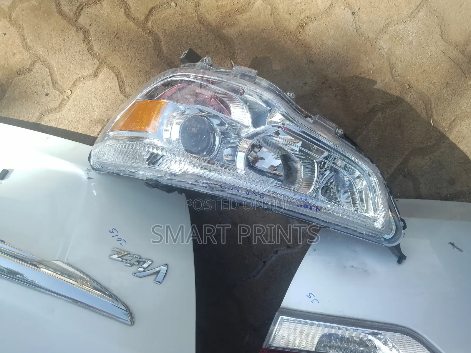 Mitsubishi Outlnder Headlights