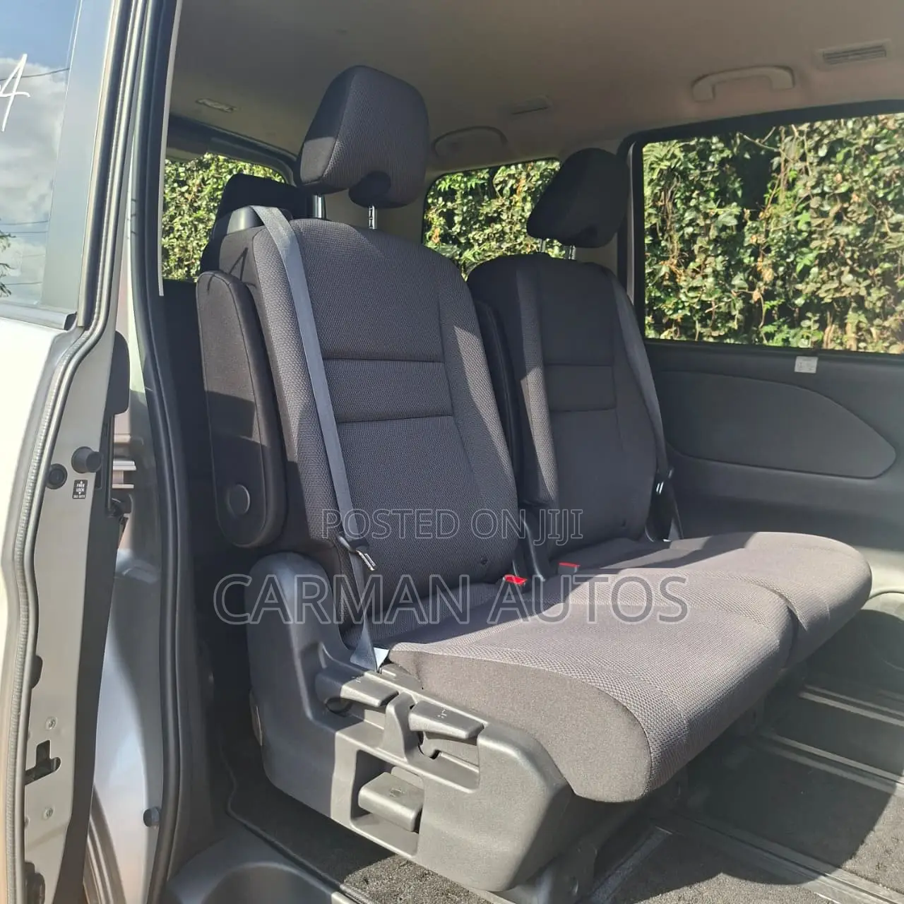 Nissan Serena 2019 Silver