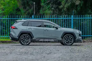 Toyota RAV4 Adventure 2019 Green