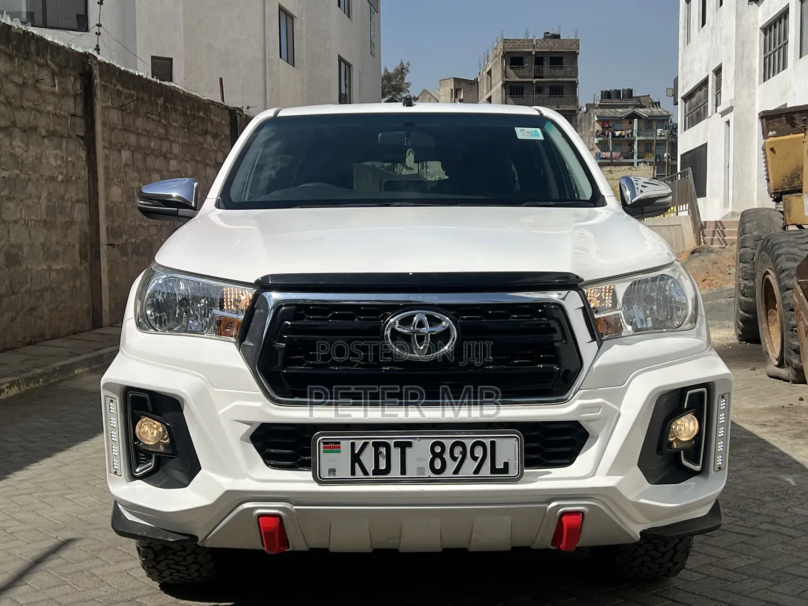 Toyota Hilux 2019 White