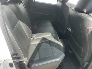 Toyota Hilux 2019 White
