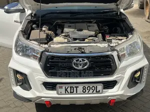 Toyota Hilux 2019 White