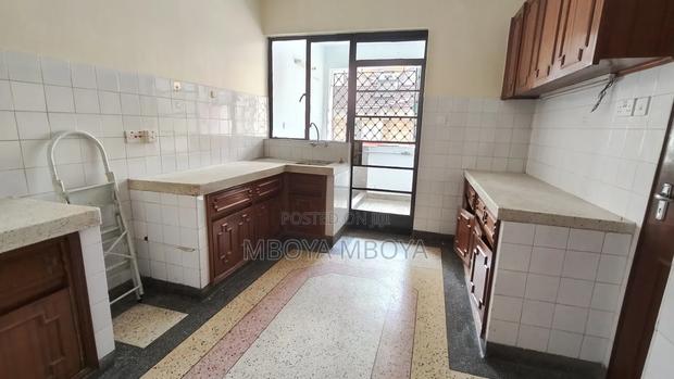 3bdrm Apartment in Parklands for sale