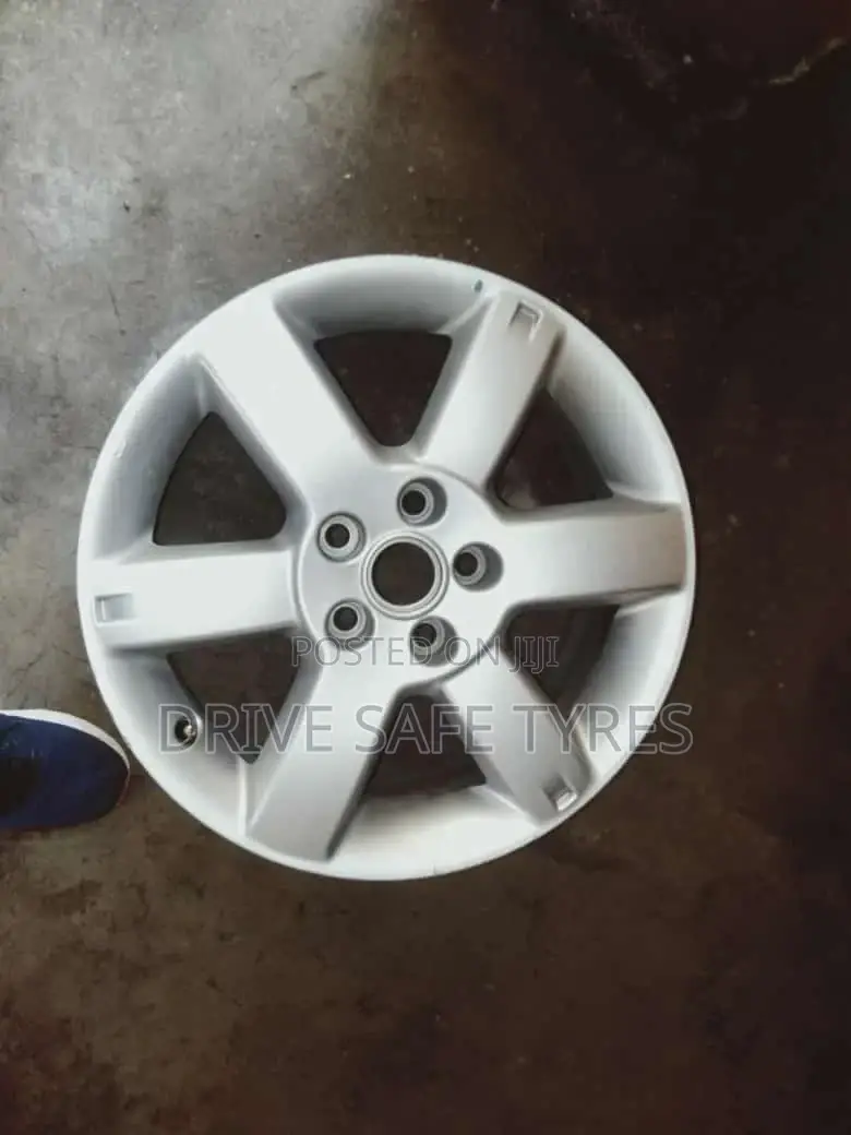 Nissan Extrail Original Rim Size 17