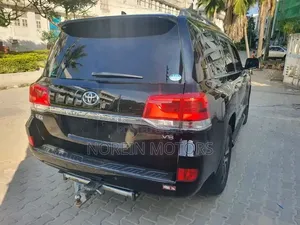 Toyota Land Cruiser 2022 Black