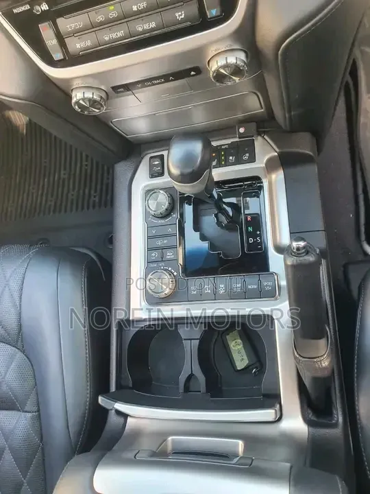 Toyota Land Cruiser 2022 Black