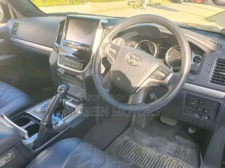 Toyota Land Cruiser 2022 Black