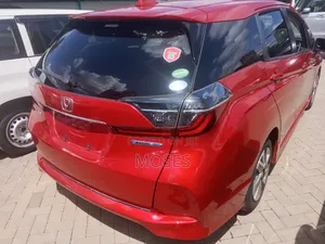 Honda Fit Shuttle 2019 Red