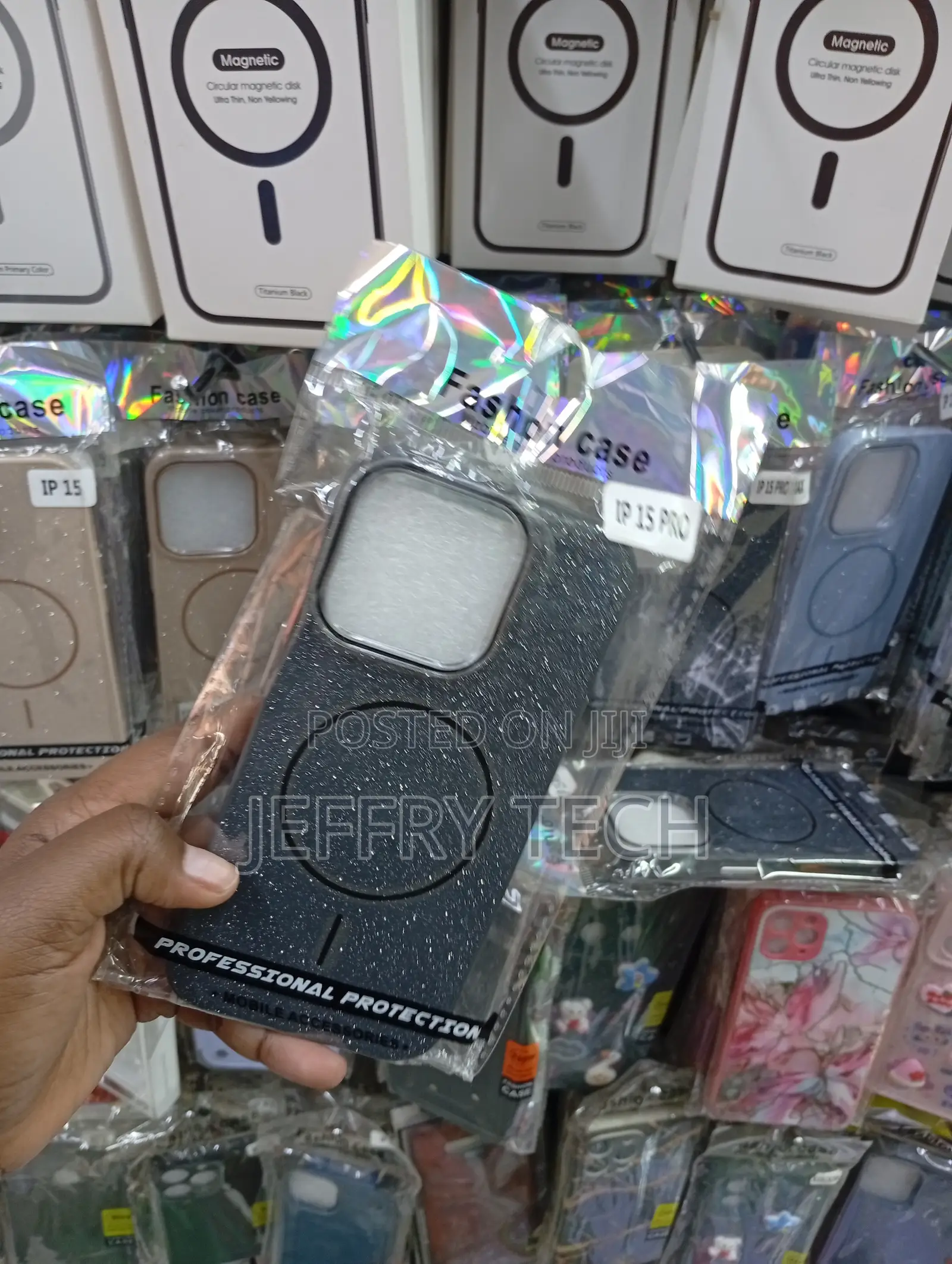 iPhone 15 Pro Sparkly Dark Finish and Built-in Circular Magnetic Case
