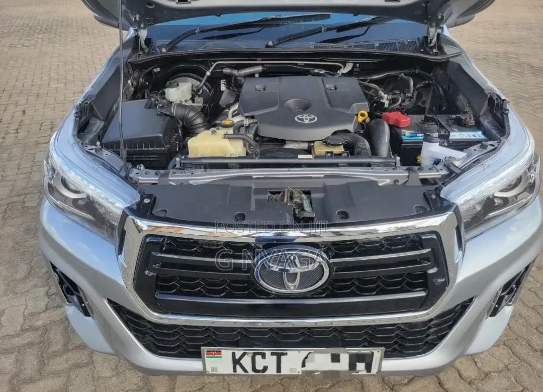 Toyota Hilux 2015 Silver