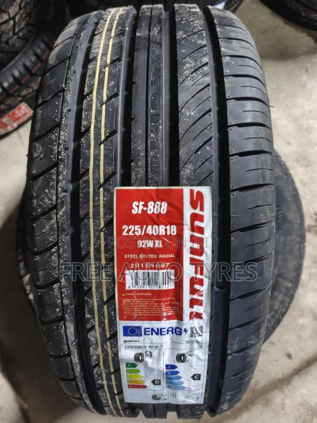 225/40r18 Sunfull