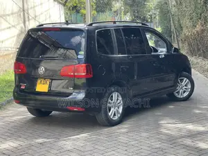 Volkswagen Touran 2015 Black