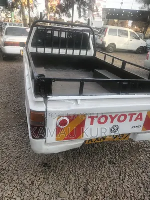 Toyota Hilux 1994 White