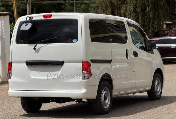 Nissan NV200 2018 White - thumbnail 4
