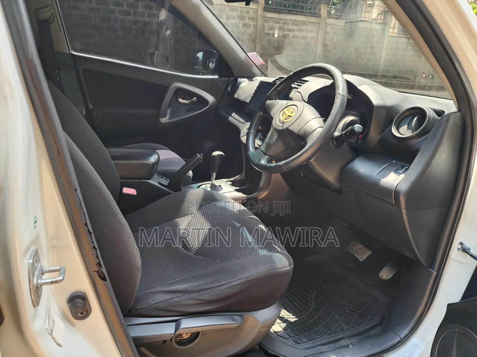 Toyota RAV4 2011 White