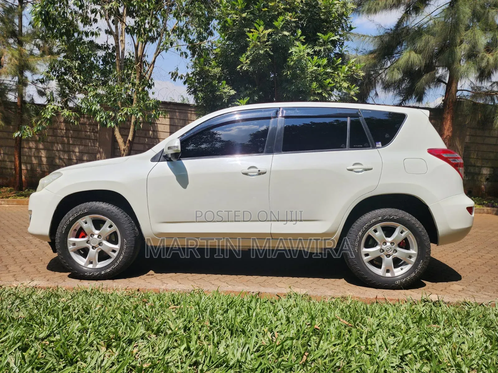 Toyota RAV4 2011 White