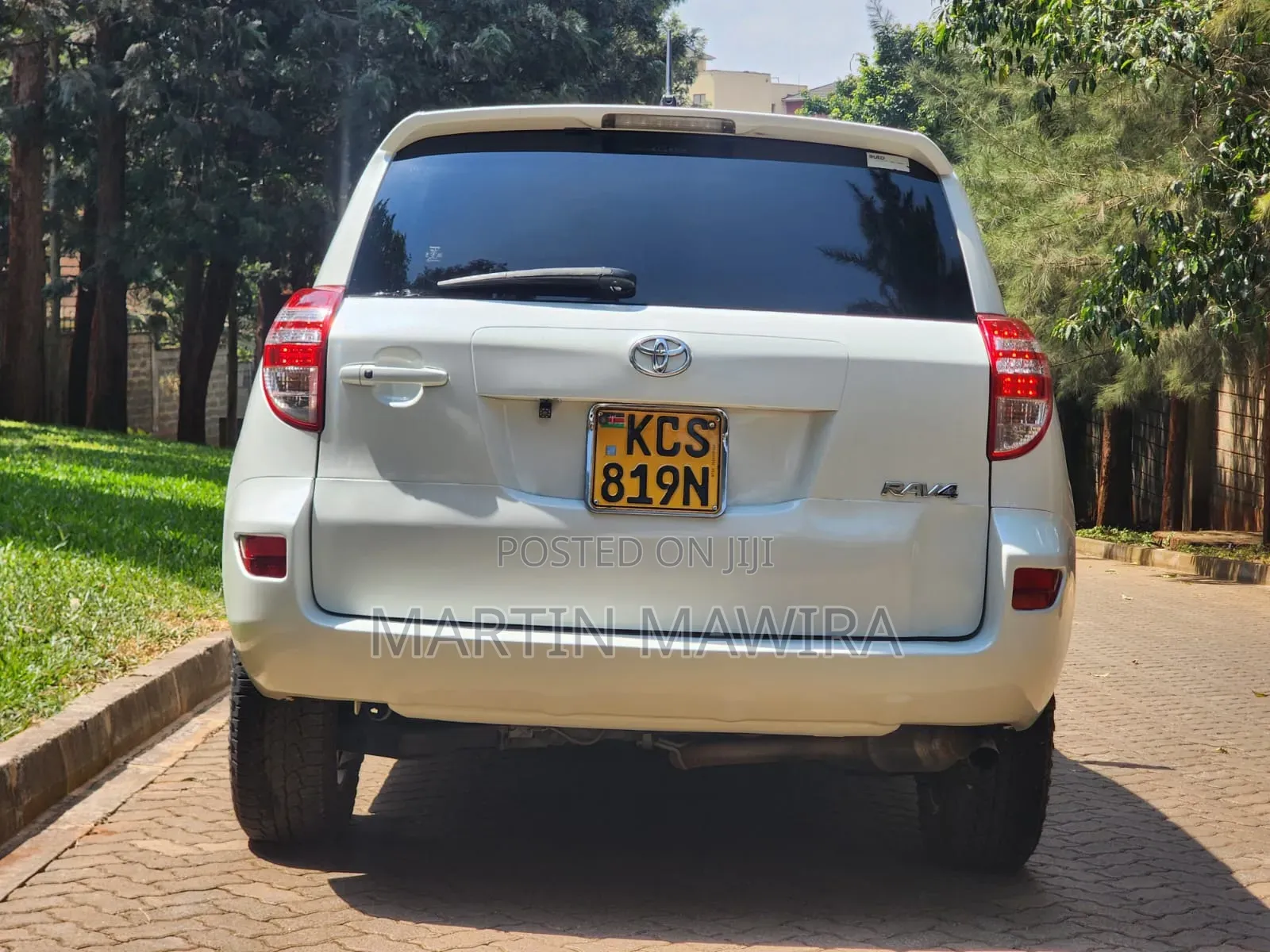Toyota RAV4 2011 White