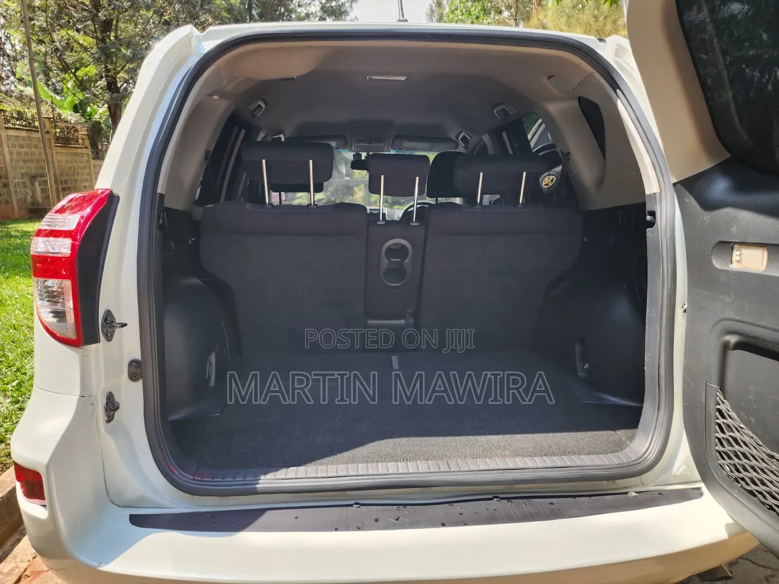 Toyota RAV4 2011 White