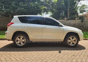 Toyota RAV4 2011 White