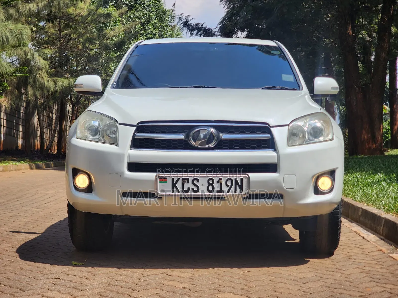Toyota RAV4 2011 White
