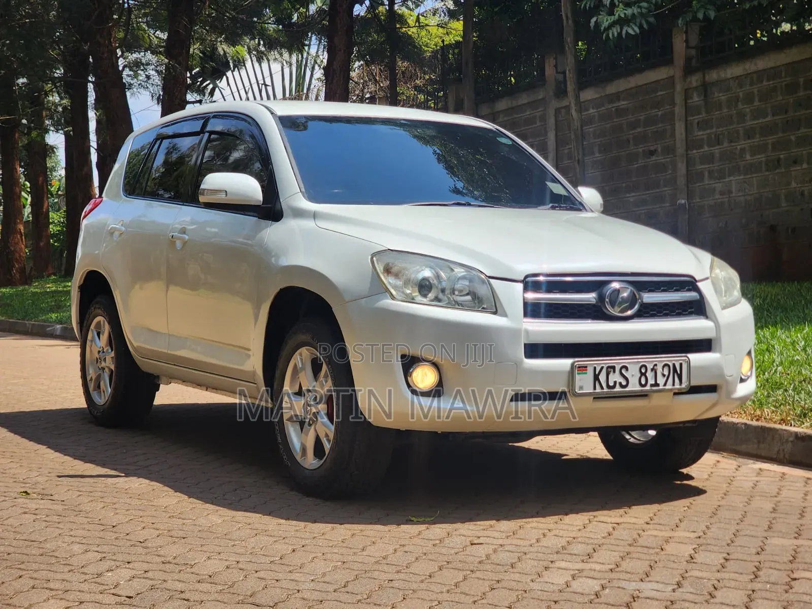 Toyota RAV4 2011 White
