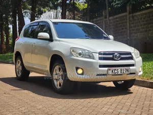 Toyota RAV4 2011 White