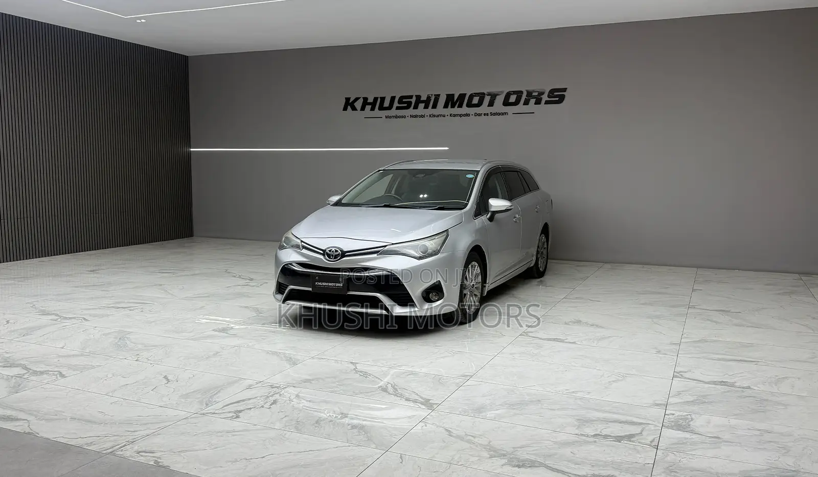 Toyota Avensis 2018 Silver