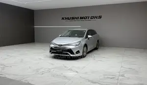 Toyota Avensis 2018 Silver