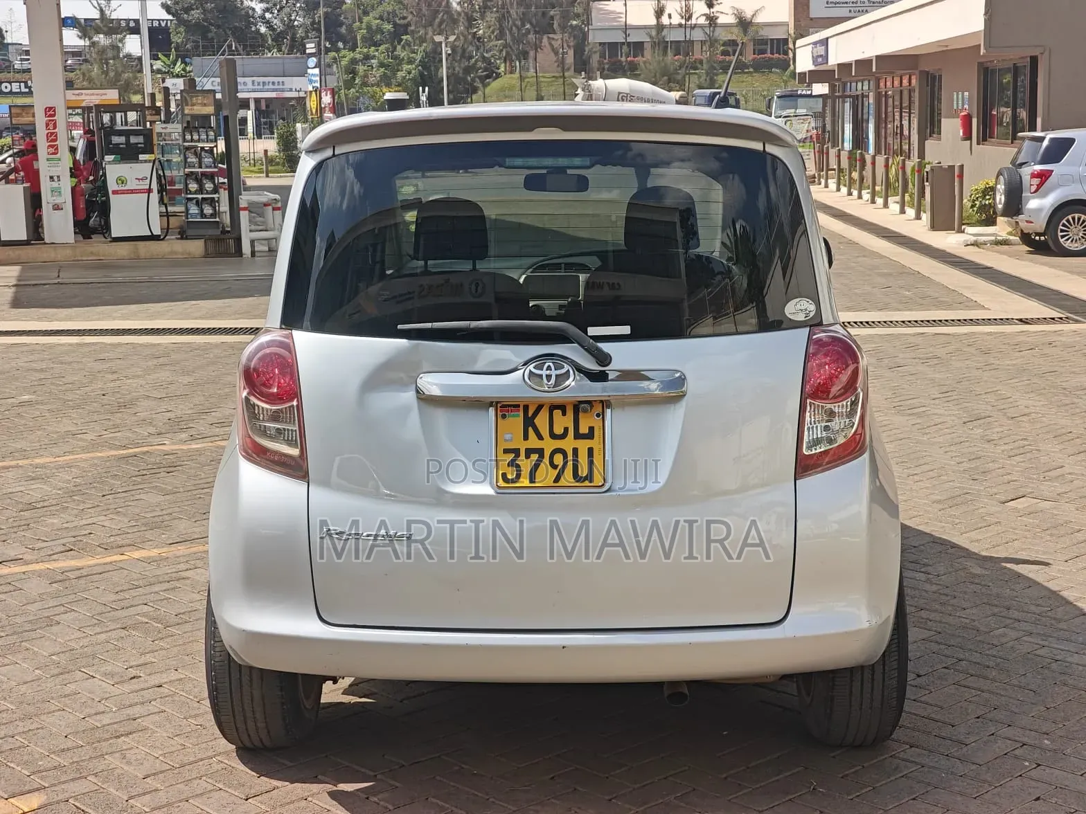 Toyota Ractis 2011 Silver