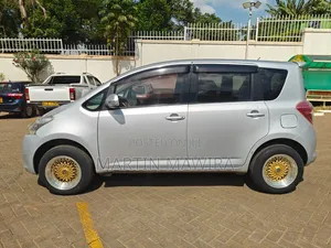 Toyota Ractis 2011 Silver