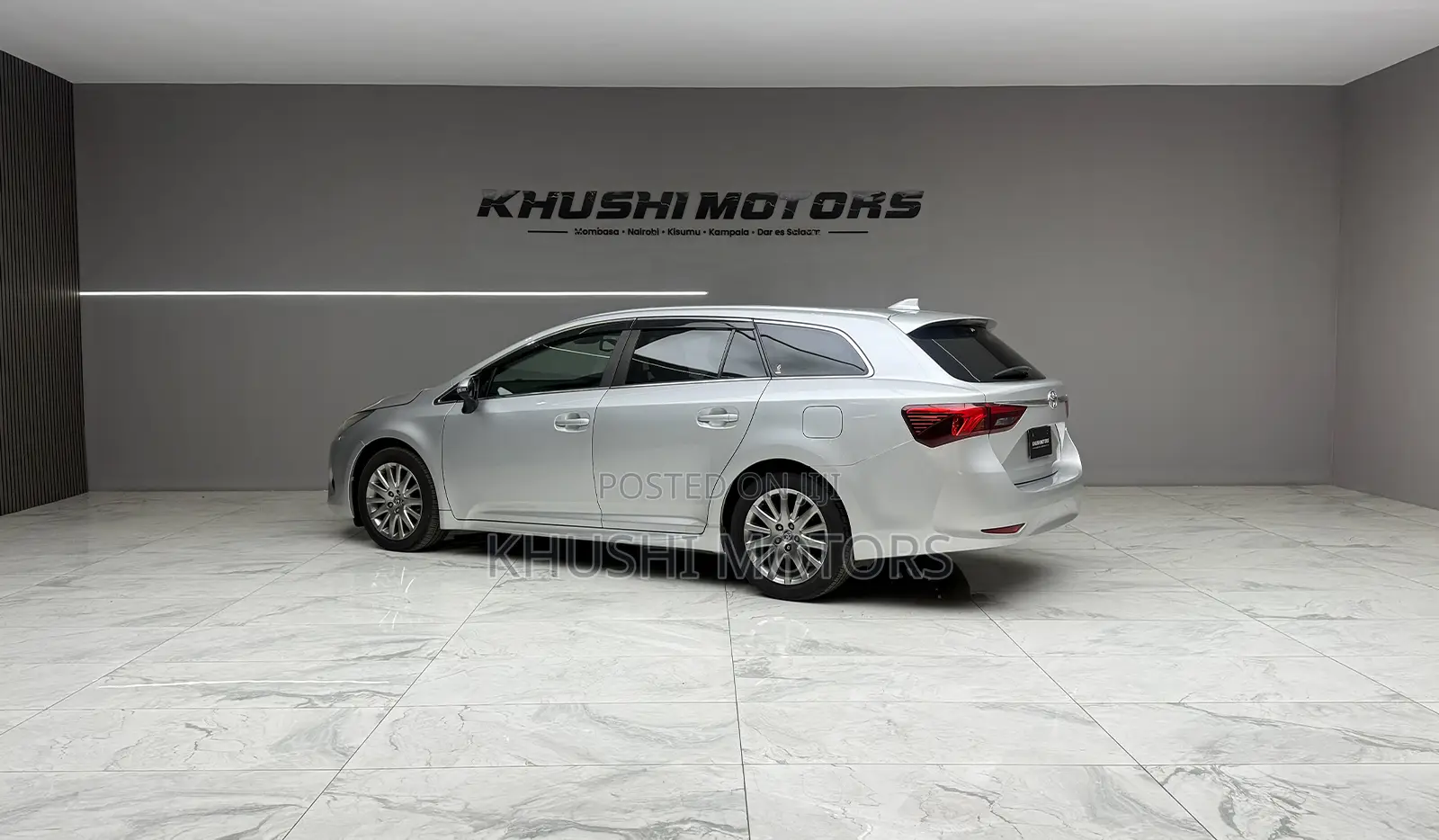 Toyota Avensis 2018 Silver