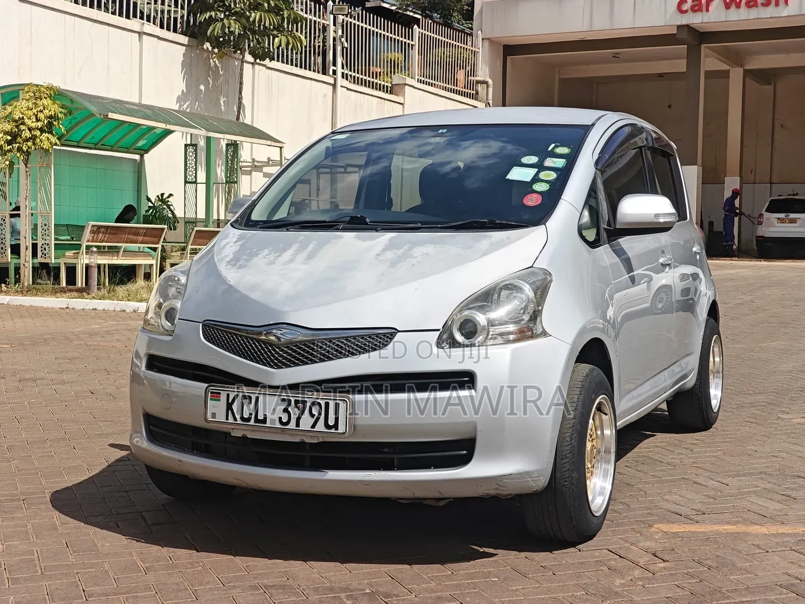 Toyota Ractis 2011 Silver