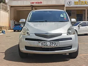 Toyota Ractis 2011 Silver