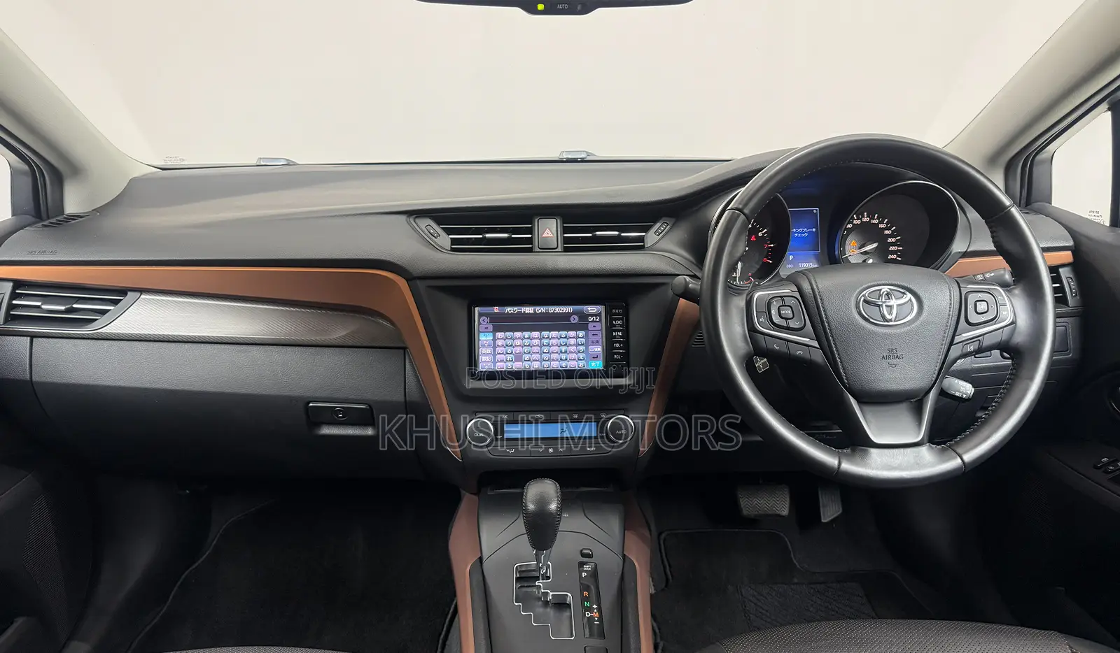 Toyota Avensis 2018 Silver