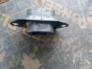 Nissan Sylphy, Nissan Bluebird N16, N17 Gear Box Mounting