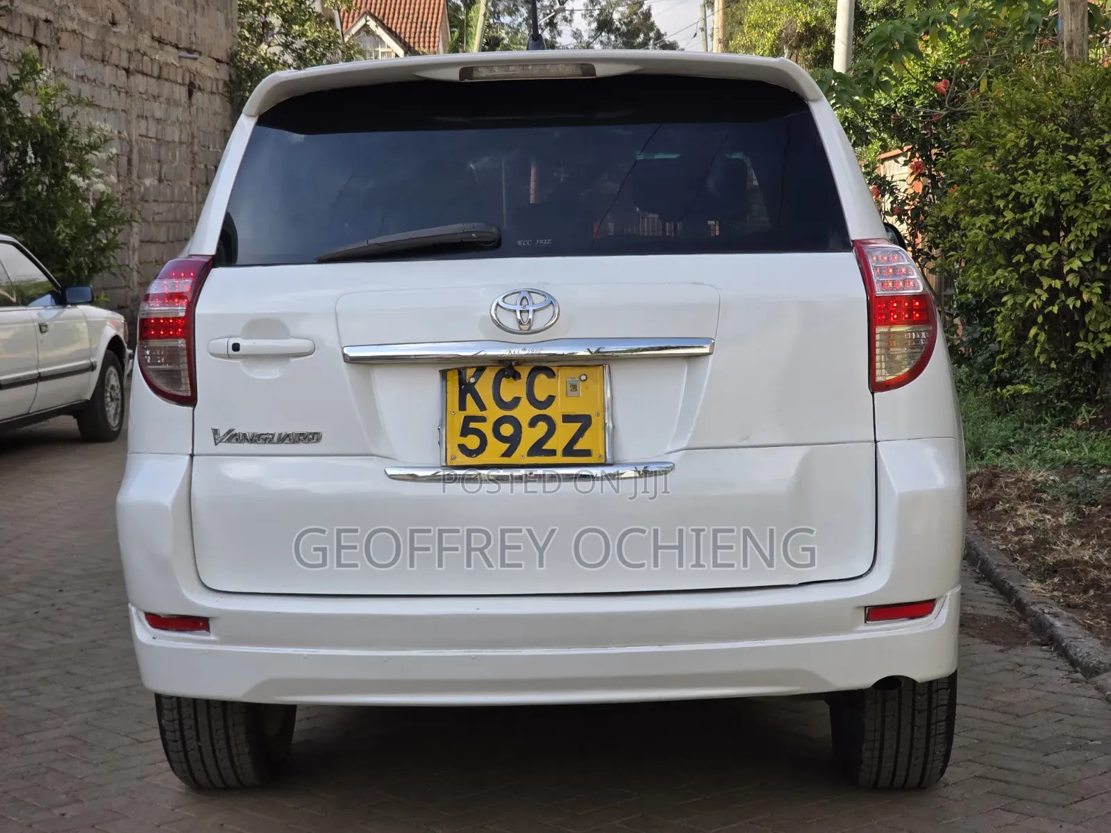 Toyota Vanguard 2008 White