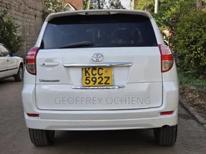 Toyota Vanguard 2008 White