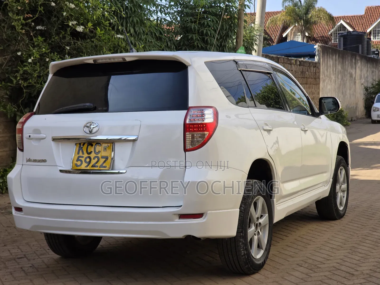 Toyota Vanguard 2008 White