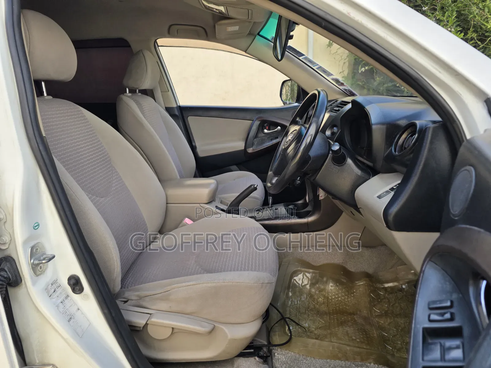 Toyota Vanguard 2008 White