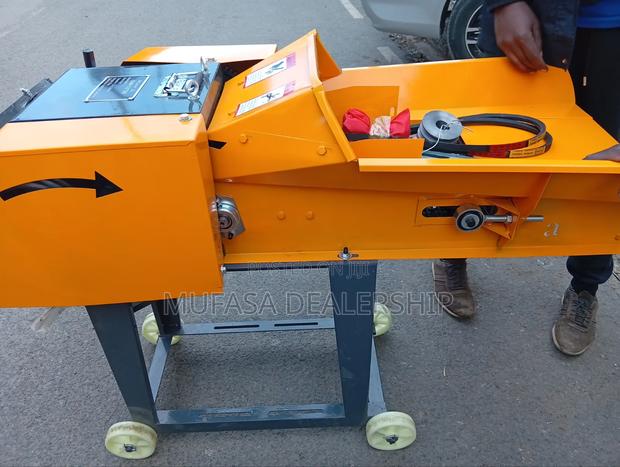 Commercial Feeds Chaff Cutting Machine - thumbnail 2
