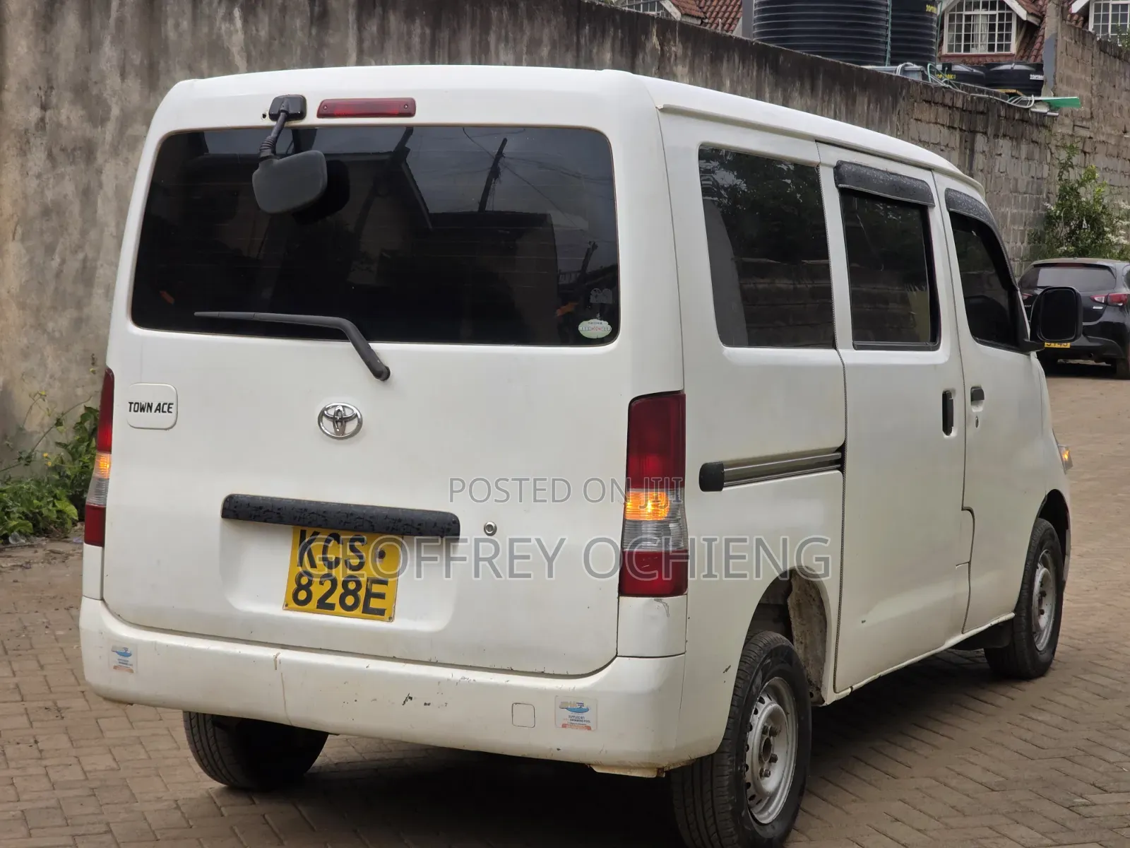 Toyota TownAce 2011 White