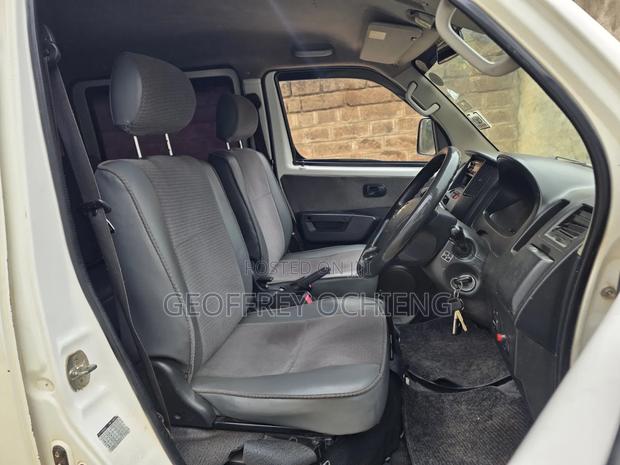 Toyota TownAce 2011 White - thumbnail 8