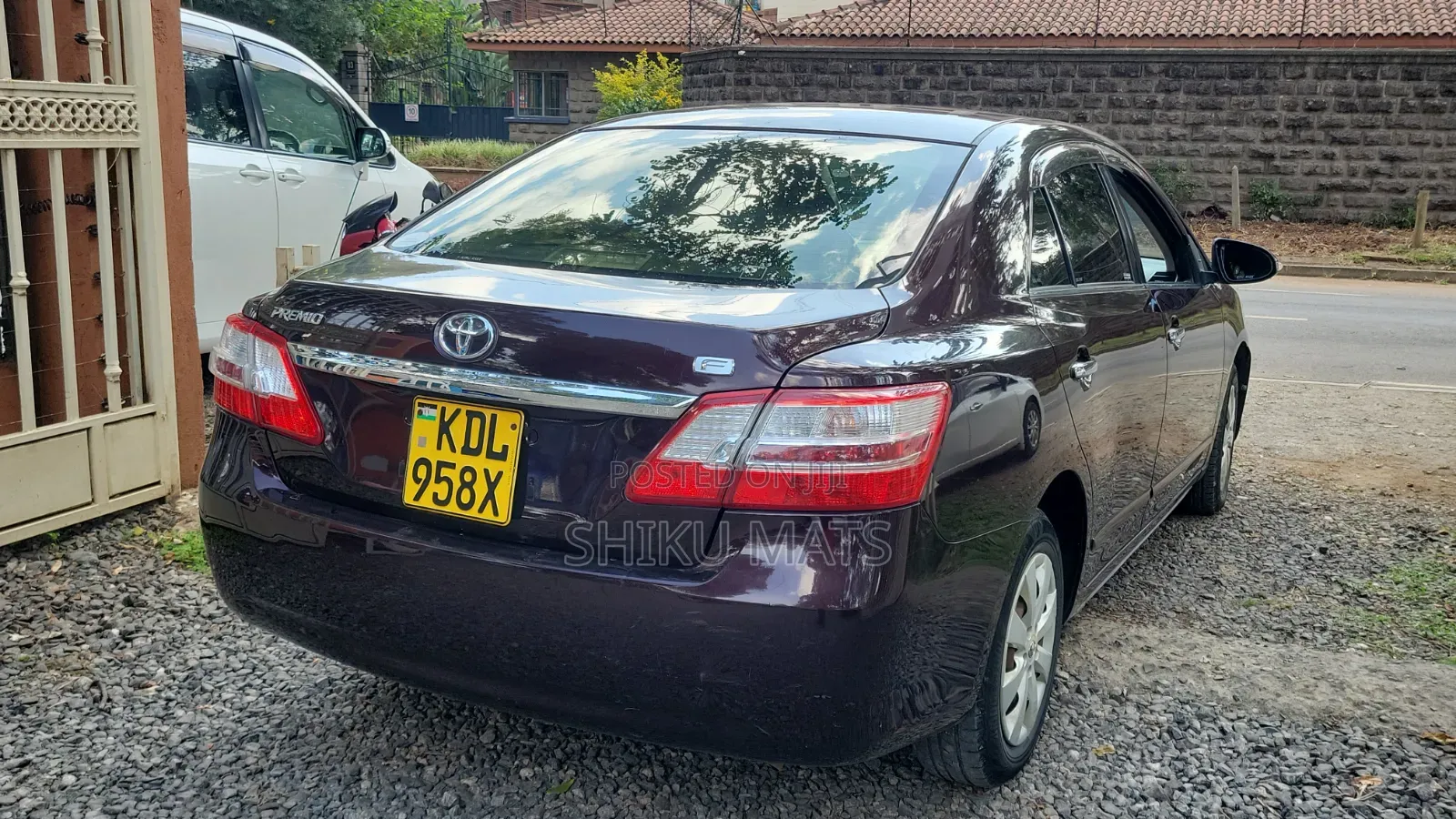 Toyota Premio 2016 Red